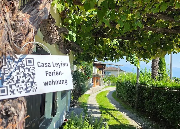 Casa Leyian - Free Parking Apartment Brissago