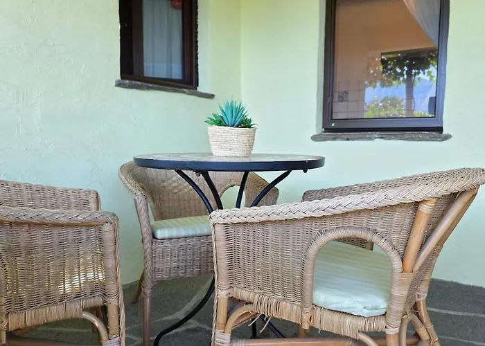 Casa Leyian - Free Parking Apartment Brissago